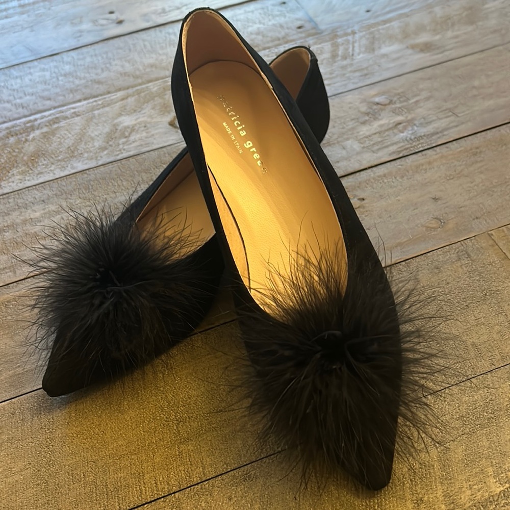 Patricia green black flats